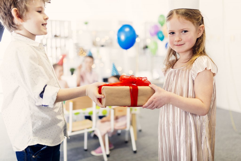Подарки в детский сад: радость для каждого ребенка
